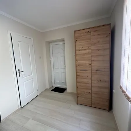 таnja Sobe 公寓 *