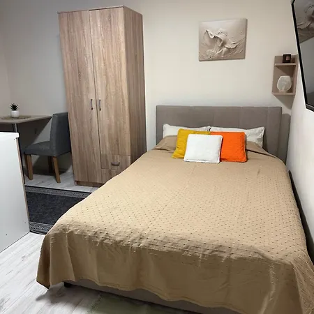 таnja Sobe 公寓 *